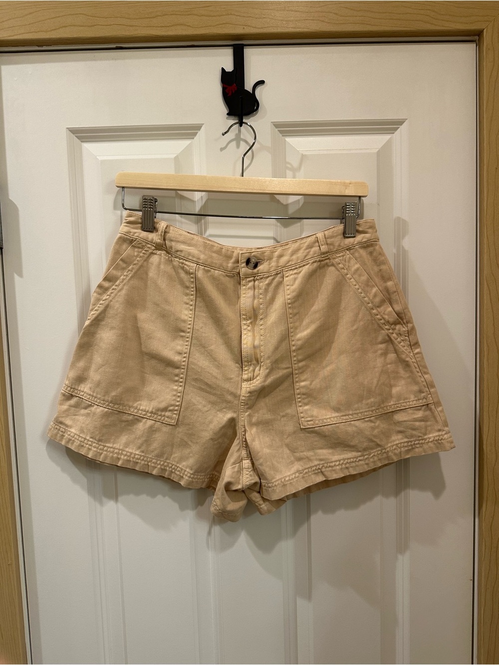 Universal Thread Butter Yellow Shorts